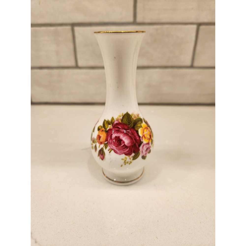 Vintage Royal Albert "Old Country Roses" Bud Vase Fine Bone China 5‎ Inches Tall